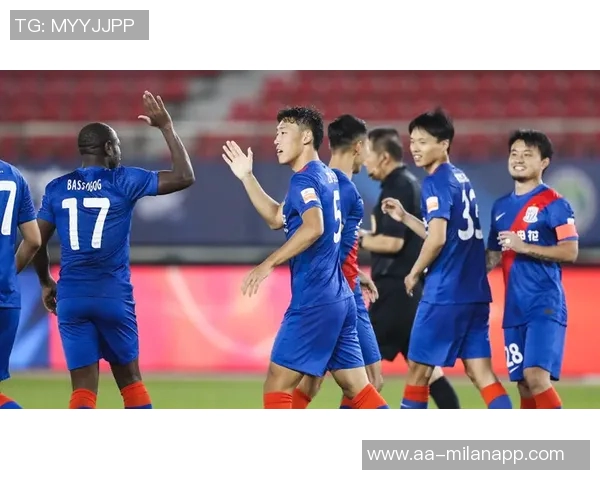 国足集训与申花冬训时间重叠或致申花再现人手紧缺局面